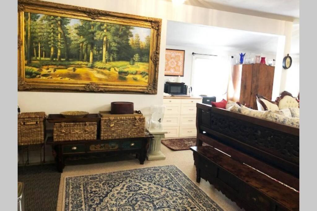 Elegant Spacious Private ~ Upscale